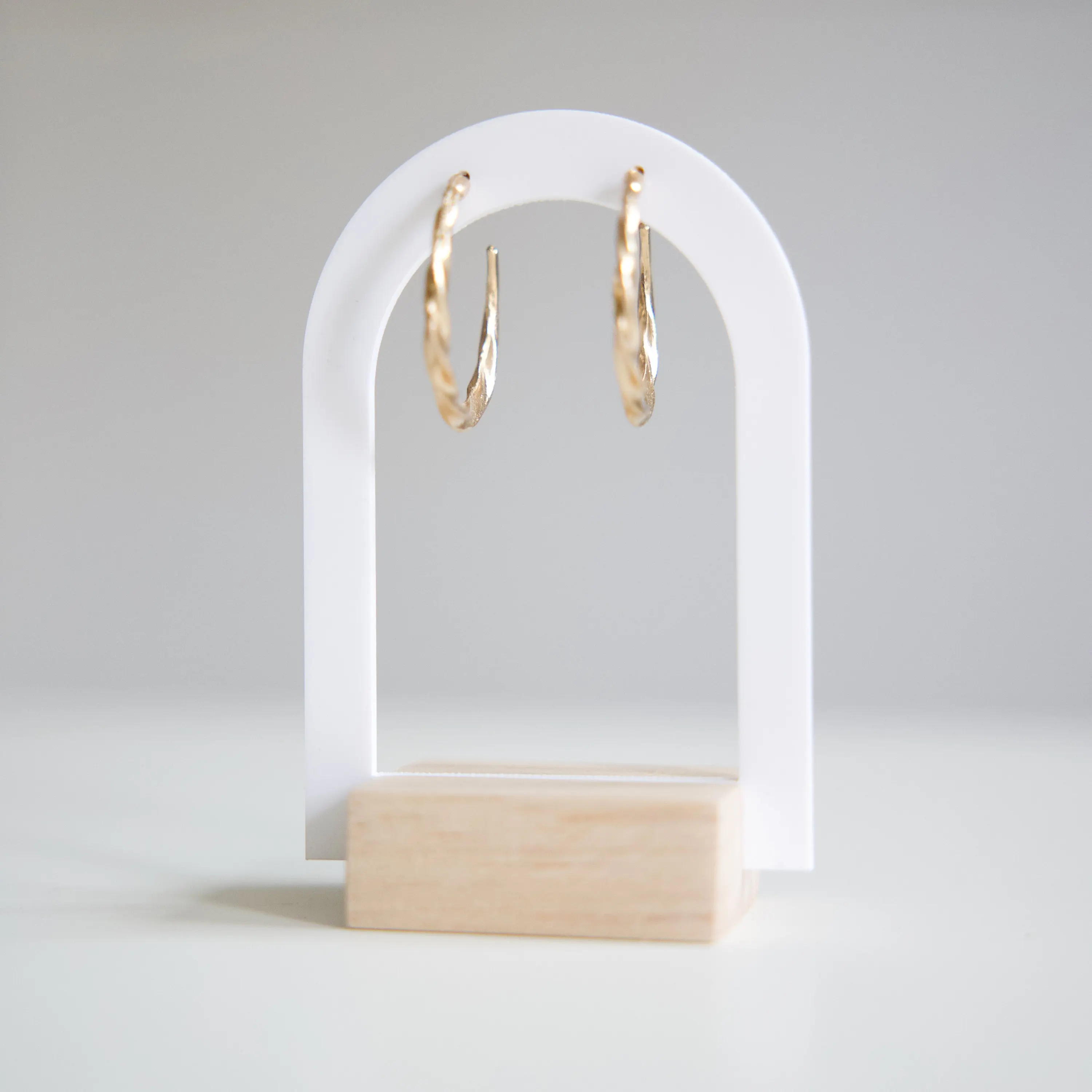 Акриловый держатель для сереже – обзор и цена Body Jewelry Holder